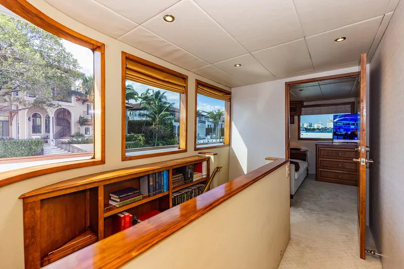 Slide: The Image of Custom Crystal Motoryacht 2009 - 107