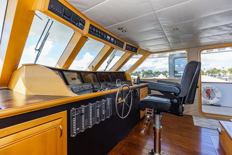 Slide: The Image of Custom Crystal Motoryacht 2009 - 111