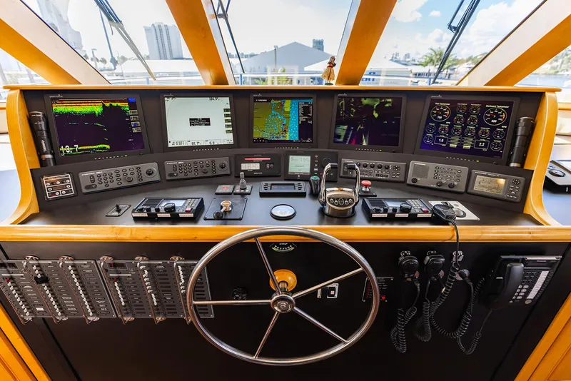 Slide: The Image of Custom Crystal Motoryacht 2009 - 115