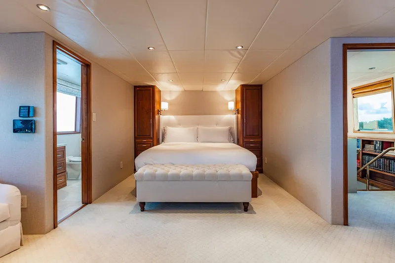 Slide: The Image of Custom Crystal Motoryacht 2009 - 148