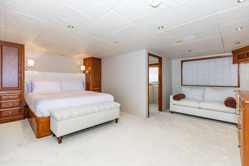 Slide: The Image of Custom Crystal Motoryacht 2009 - 157