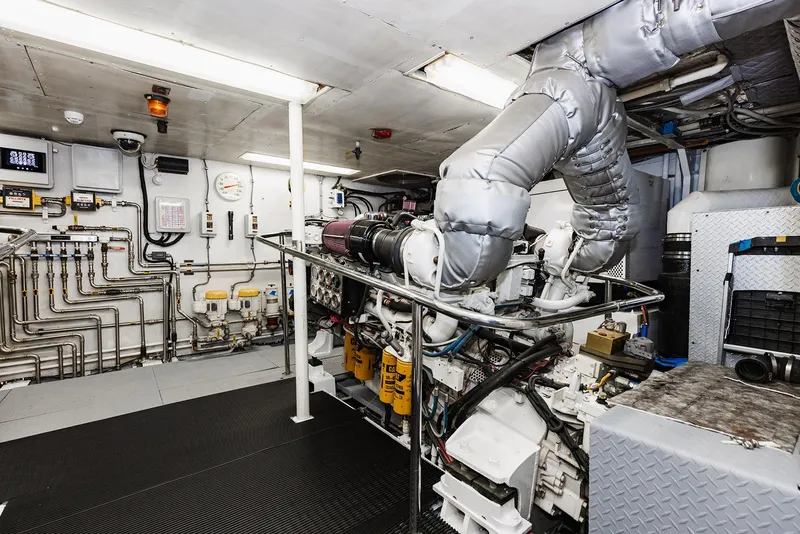 Slide: The Image of Custom Crystal Motoryacht 2009 - 175