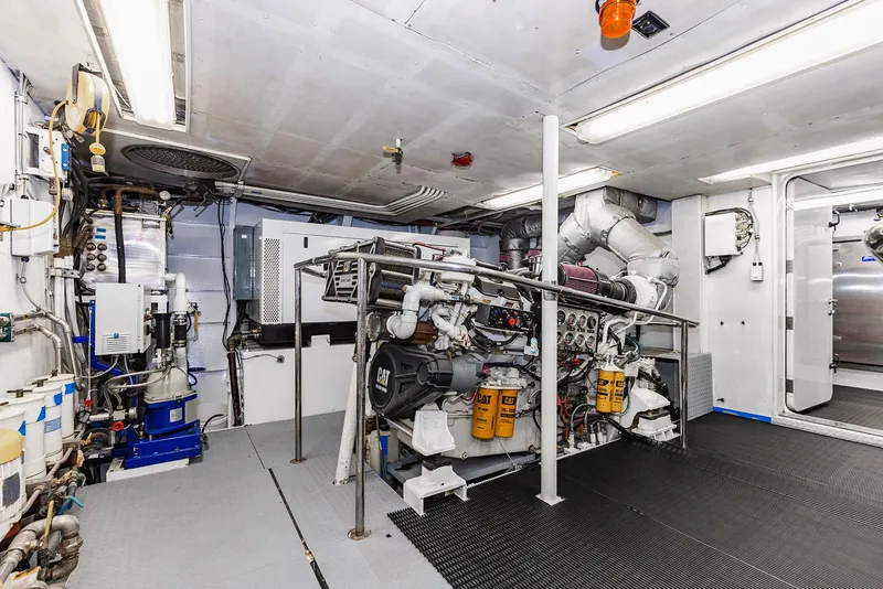 Slide: The Image of Custom Crystal Motoryacht 2009 - 179