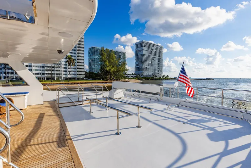 Slide: The Image of Custom Crystal Motoryacht 2009 - 50