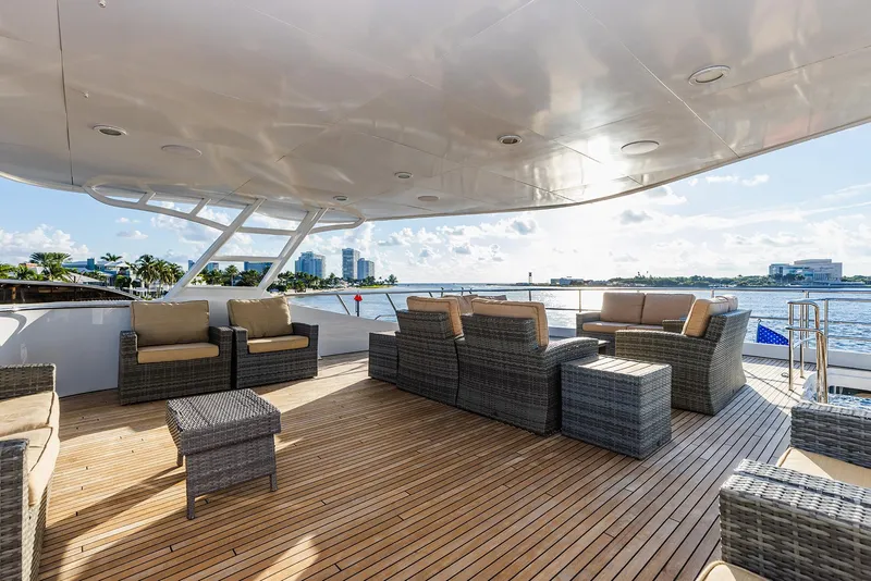 Slide: The Image of Custom Crystal Motoryacht 2009 - 57