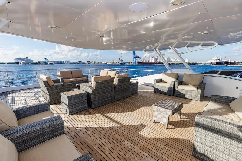 Slide: The Image of Custom Crystal Motoryacht 2009 - 59