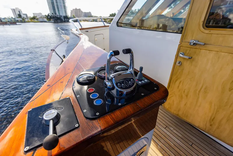 Slide: The Image of Custom Crystal Motoryacht 2009 - 75