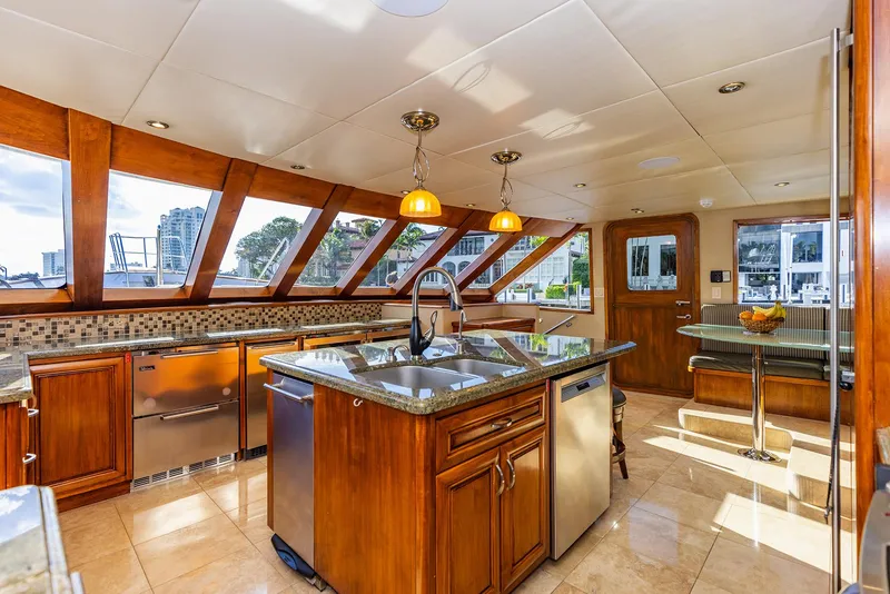 Slide: The Image of Custom Crystal Motoryacht 2009 - 95