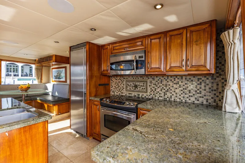 Slide: The Image of Custom Crystal Motoryacht 2009 - 97