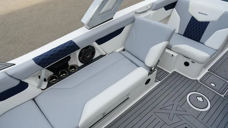 Slide: The Image of MasterCraft XT24 2022 - 16