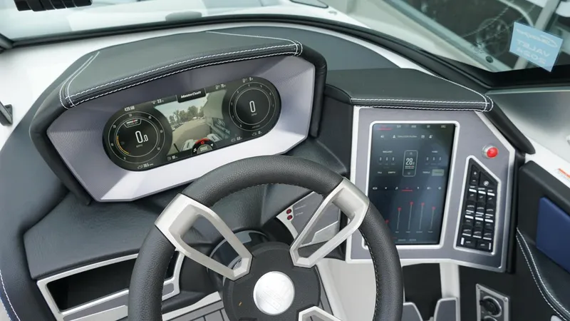 Slide: The Image of MasterCraft XT24 2022 - 8