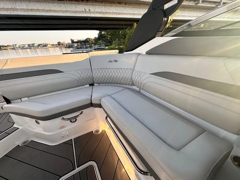 Slide: The Image of Sea Ray SLX 260 Surf 2024 - 13
