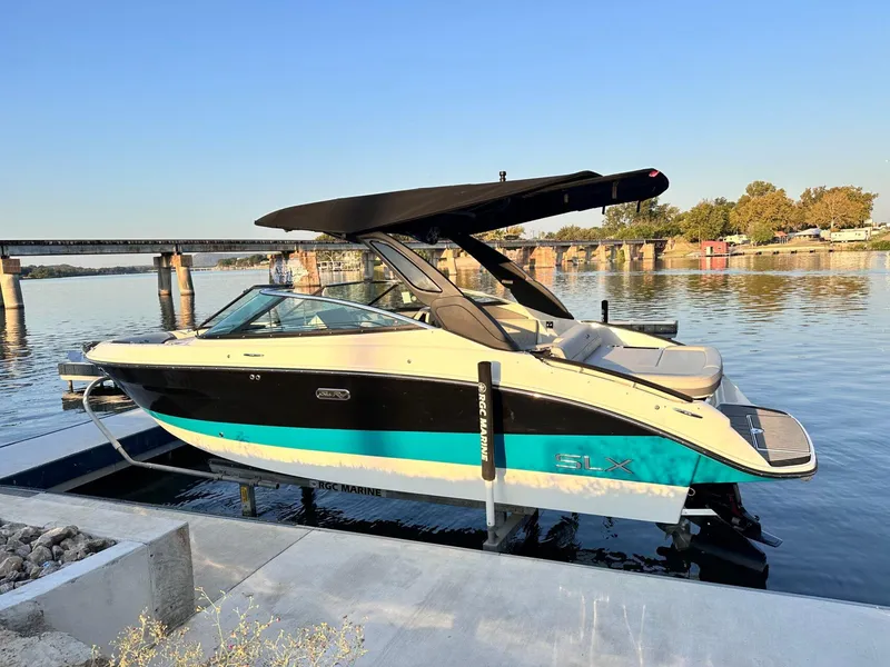 Slide: The Image of Sea Ray SLX 260 Surf 2024 - 3