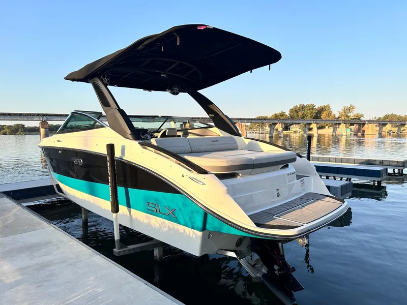 Slide: The Image of Sea Ray SLX 260 Surf 2024 - 4