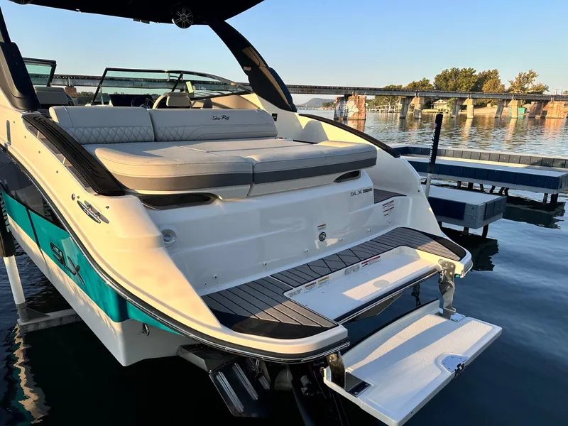 Slide: The Image of Sea Ray SLX 260 Surf 2024 - 6