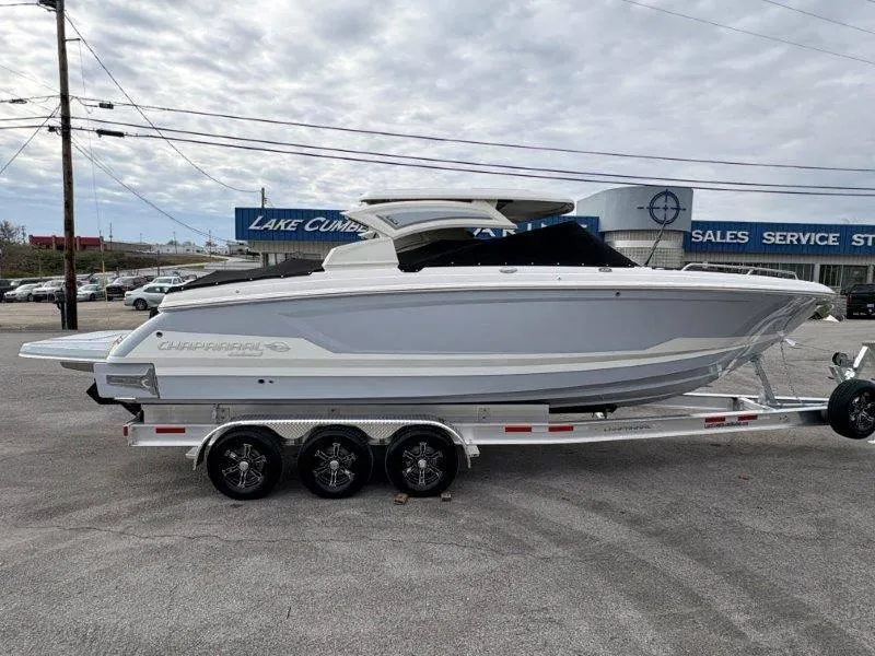 Slide: The Image of Chaparral 30 Surf 2025 - 106
