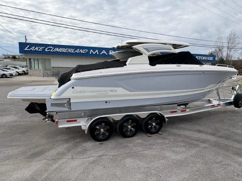 Slide: The Image of Chaparral 30 Surf 2025 - 108