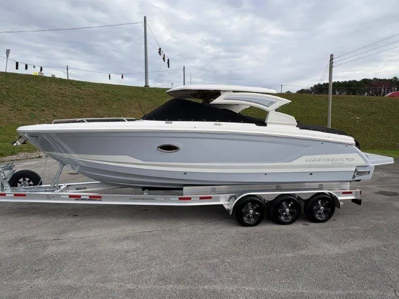 Slide: The Image of Chaparral 30 Surf 2025 - 109