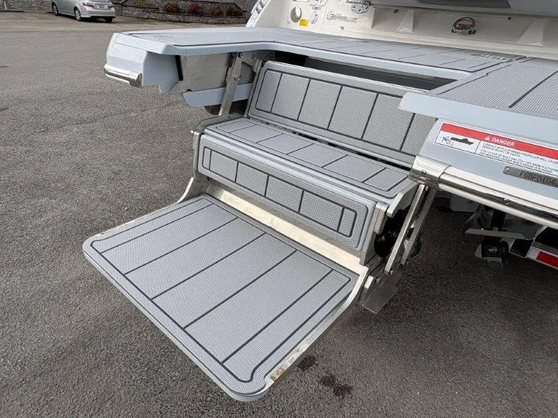 Slide: The Image of Chaparral 30 Surf 2025 - 13