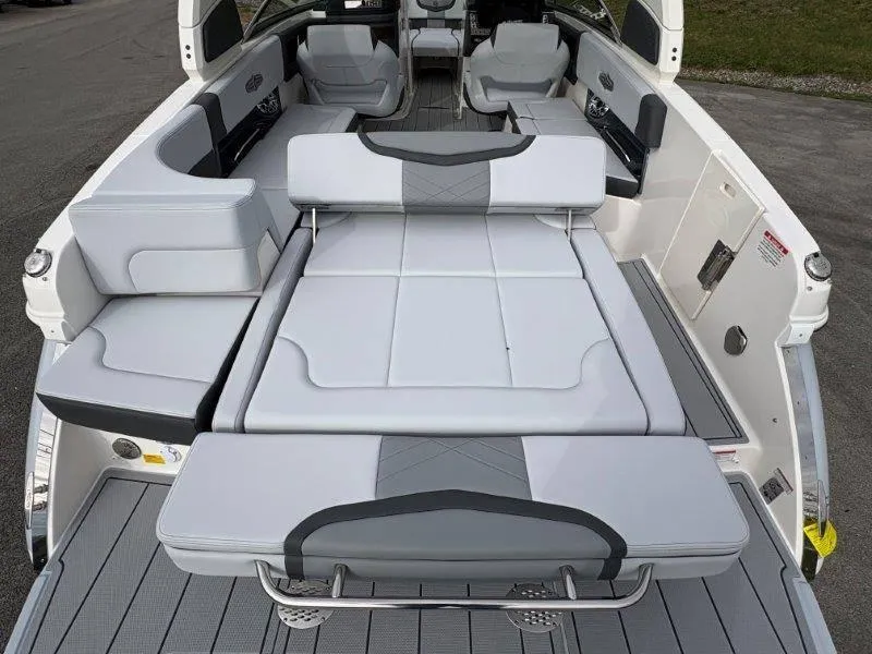 Slide: The Image of Chaparral 30 Surf 2025 - 14