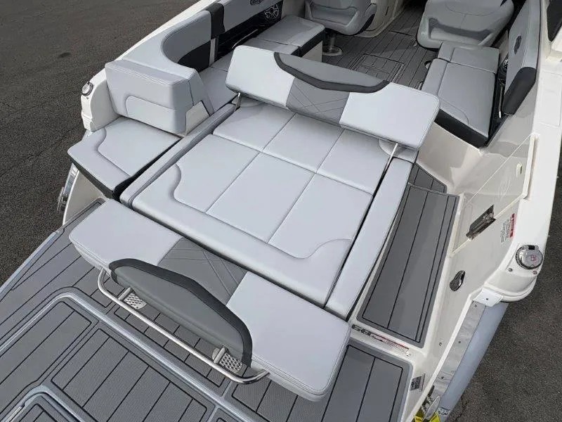 Slide: The Image of Chaparral 30 Surf 2025 - 16