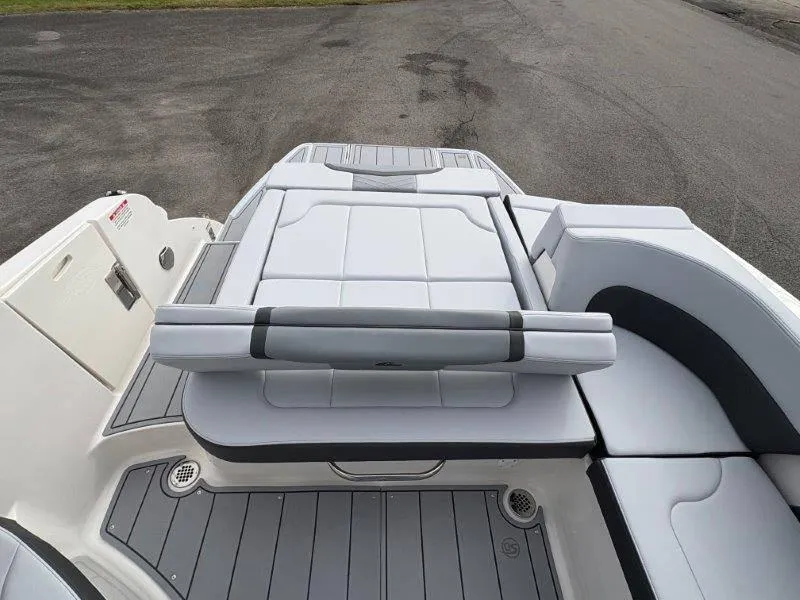 Slide: The Image of Chaparral 30 Surf 2025 - 21