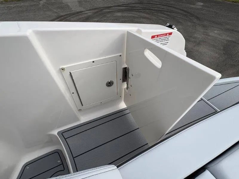 Slide: The Image of Chaparral 30 Surf 2025 - 26