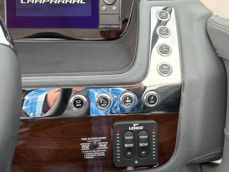 Slide: The Image of Chaparral 30 Surf 2025 - 34