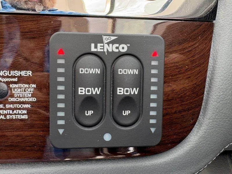 Slide: The Image of Chaparral 30 Surf 2025 - 40