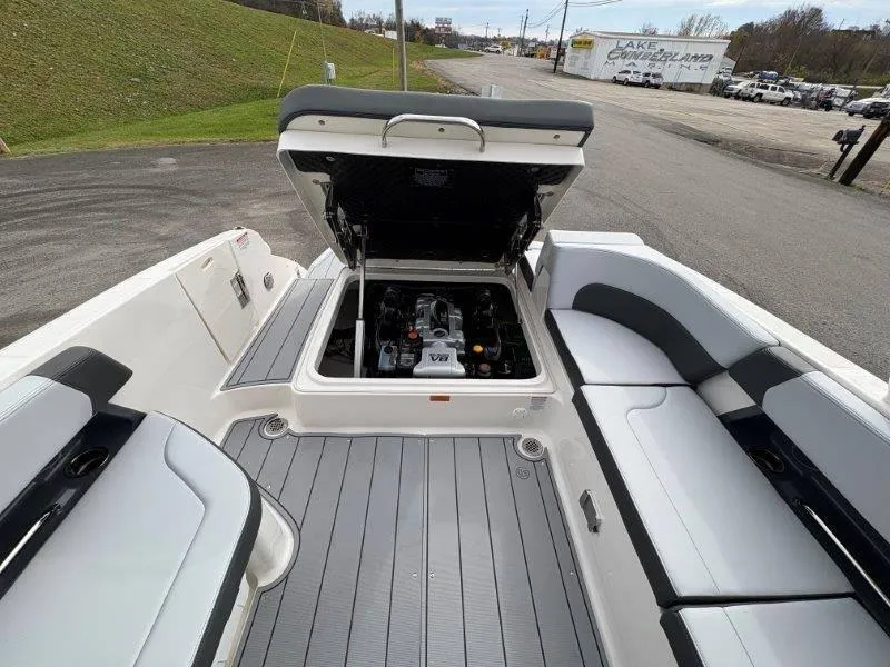 Slide: The Image of Chaparral 30 Surf 2025 - 43