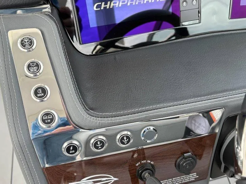 Slide: The Image of Chaparral 30 Surf 2025 - 45