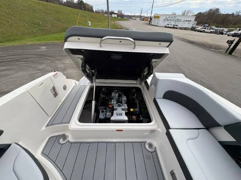 Slide: The Image of Chaparral 30 Surf 2025 - 48