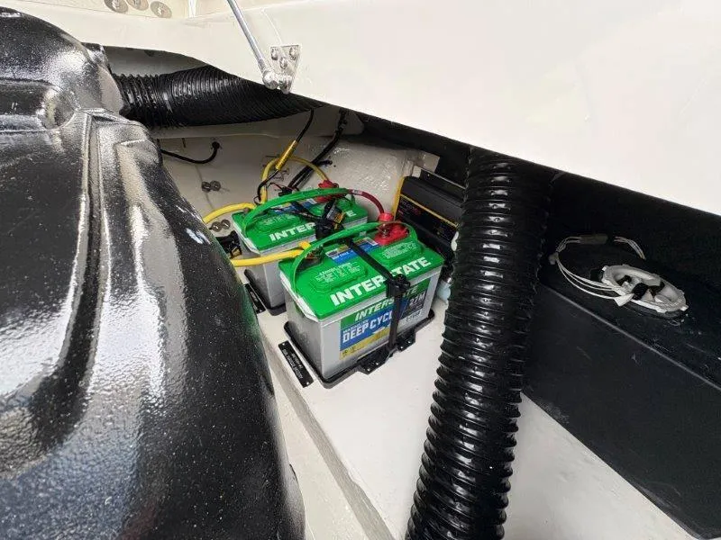 Slide: The Image of Chaparral 30 Surf 2025 - 52