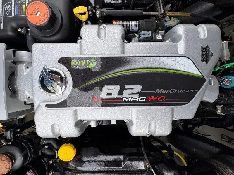 Slide: The Image of Chaparral 30 Surf 2025 - 56