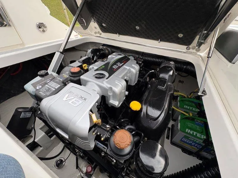 Slide: The Image of Chaparral 30 Surf 2025 - 57