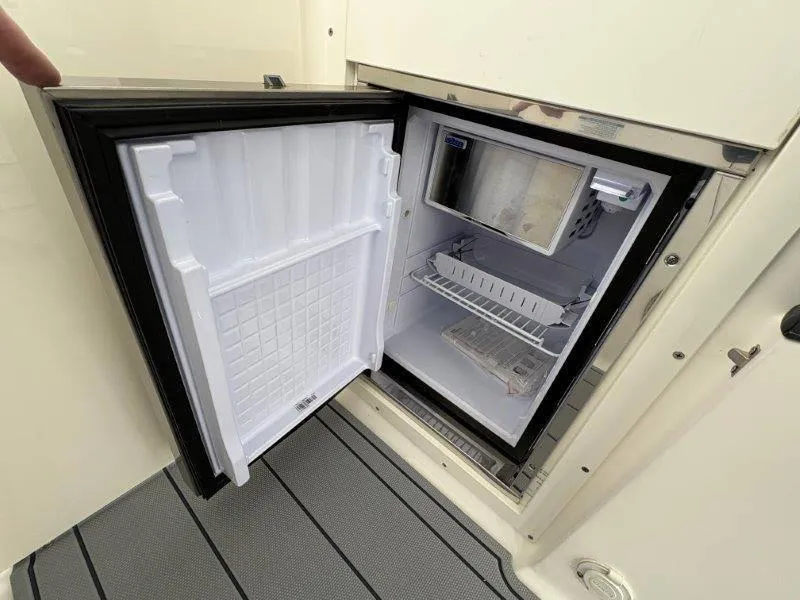 Slide: The Image of Chaparral 30 Surf 2025 - 67