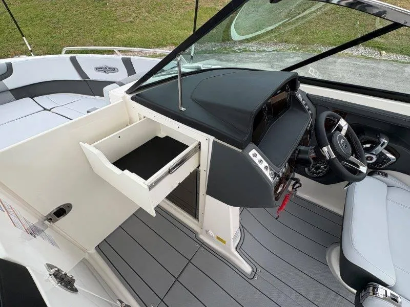 Slide: The Image of Chaparral 30 Surf 2025 - 68