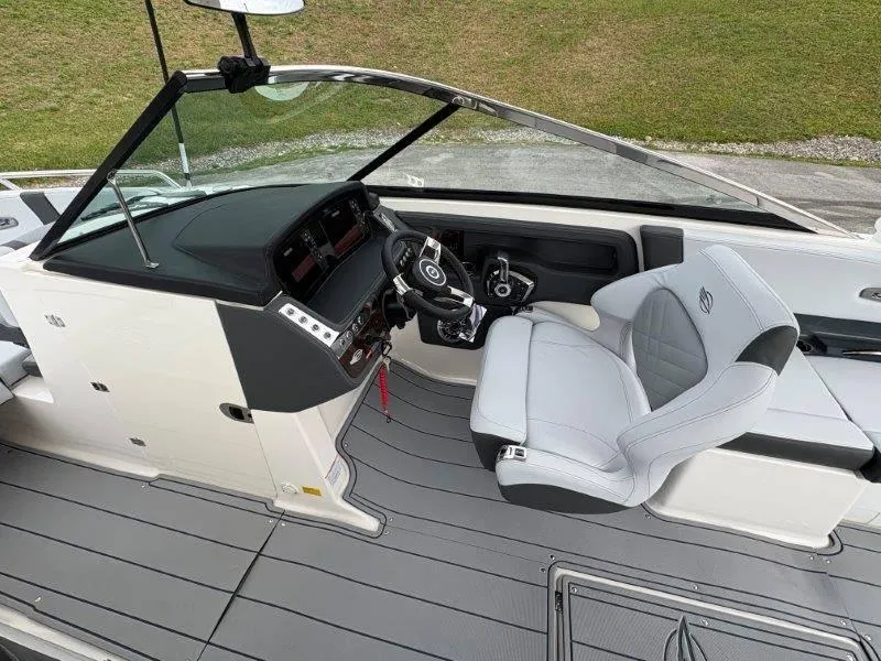 Slide: The Image of Chaparral 30 Surf 2025 - 70