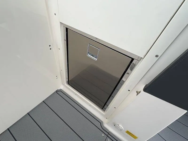 Slide: The Image of Chaparral 30 Surf 2025 - 72