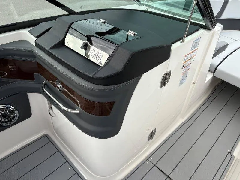 Slide: The Image of Chaparral 30 Surf 2025 - 79