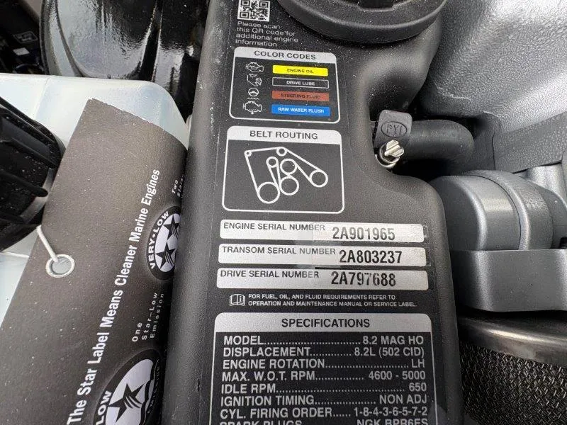 Slide: The Image of Chaparral 30 Surf 2025 - 8