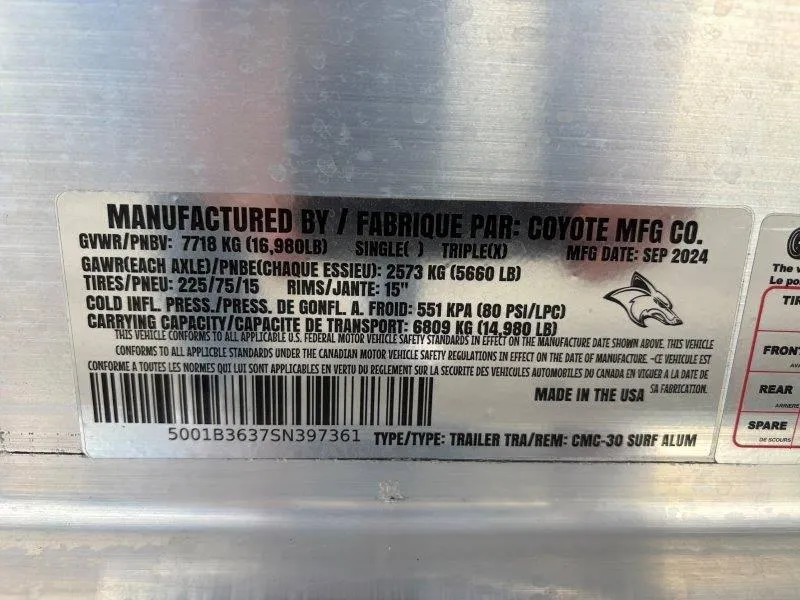 Slide: The Image of Chaparral 30 Surf 2025 - 9