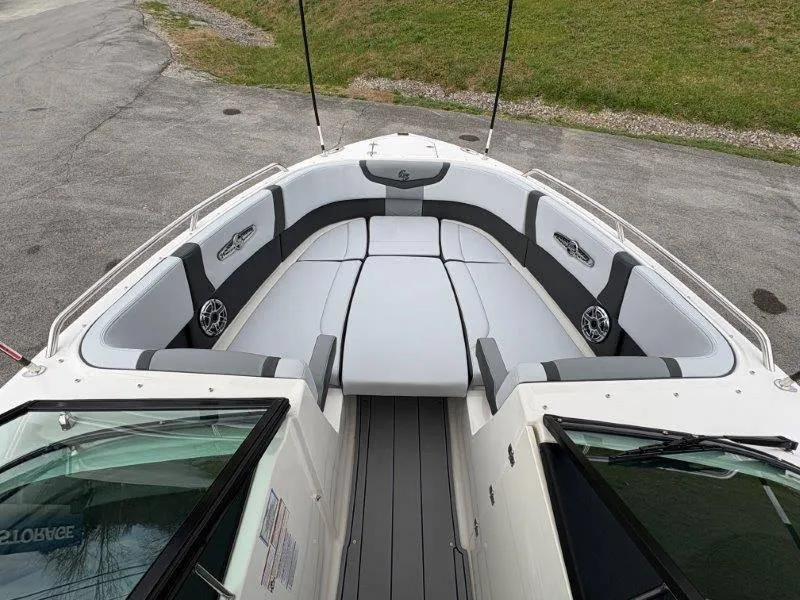 Slide: The Image of Chaparral 30 Surf 2025 - 91