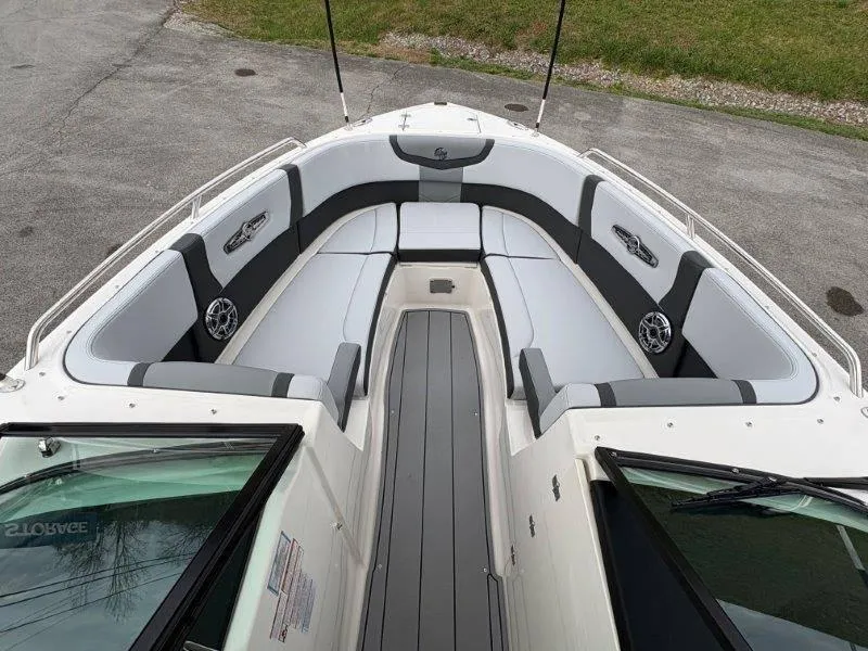 Slide: The Image of Chaparral 30 Surf 2025 - 93