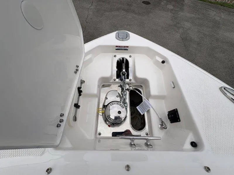 Slide: The Image of Chaparral 30 Surf 2025 - 94