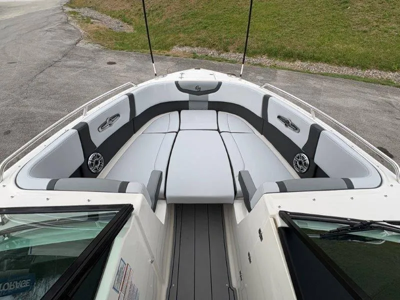 Slide: The Image of Chaparral 30 Surf 2025 - 96