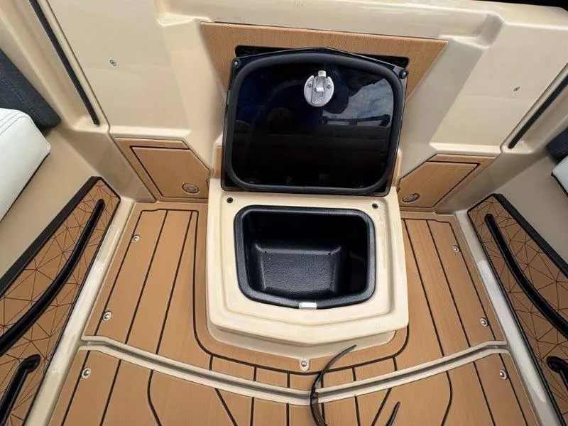 Slide: The Image of Nautique G25 2025 - 101