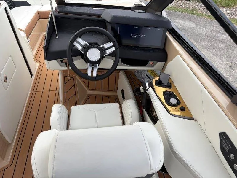 Slide: The Image of Nautique G25 2025 - 50