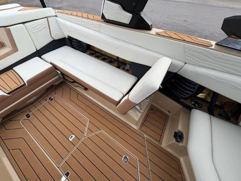 Slide: The Image of Nautique G25 2025 - 51