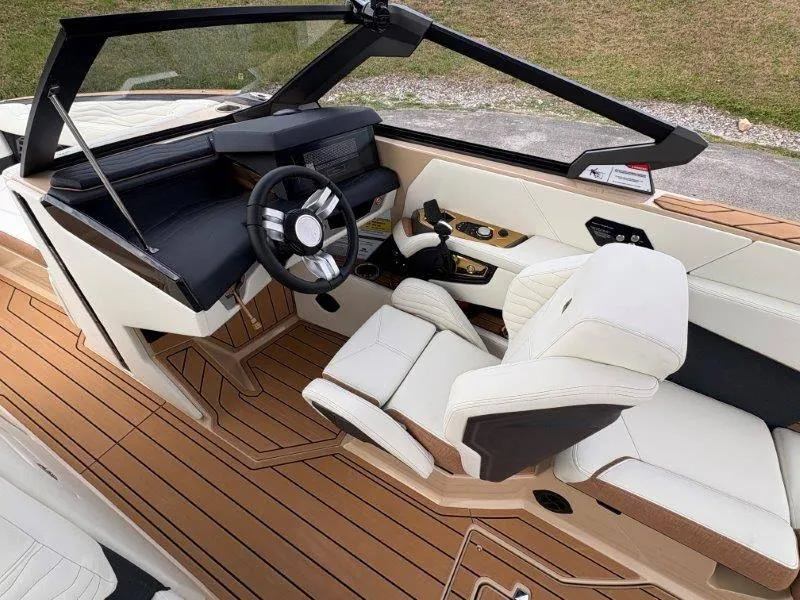 Slide: The Image of Nautique G25 2025 - 52